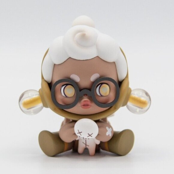 Pop Mart Skullpanda Ancient Castle Series: The Boring Explorer - Picture 4 of 7